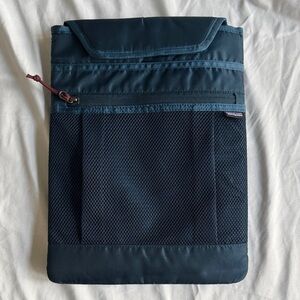 Blue laptop/ipad sleeve